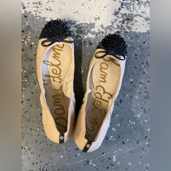 BRAND NEW! Sam Edelman Spiked Flats - Picture 1 of 3